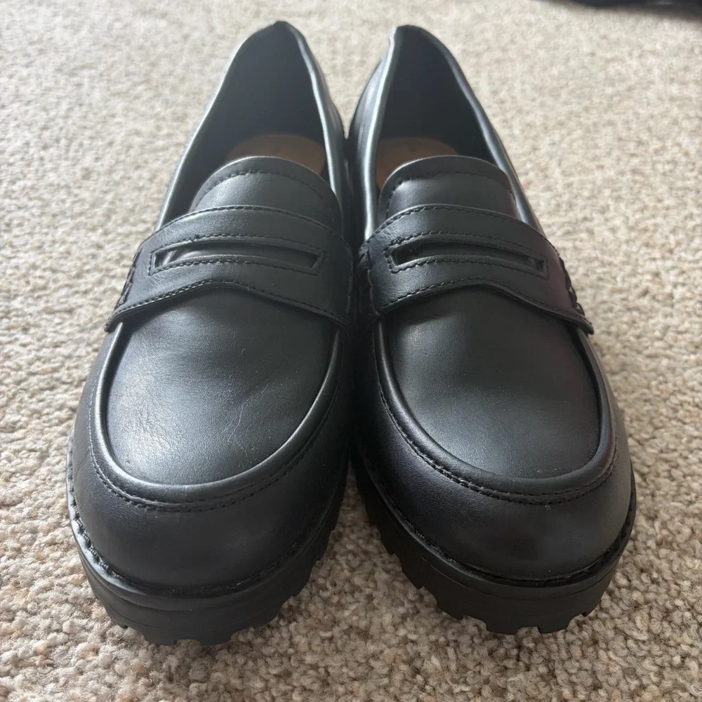 Classic Black Penny Loafers women size 9 - Picture 2 of 7